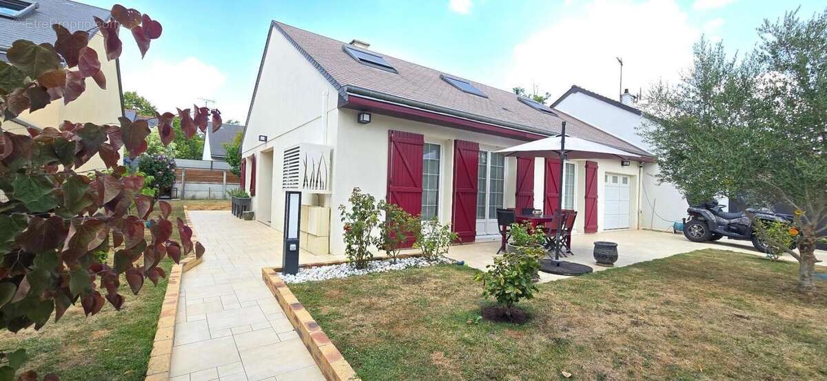 Chartres – pavillon familial 7 pièces – 4 chambres – grand séjour – jardin et garage - photo 22