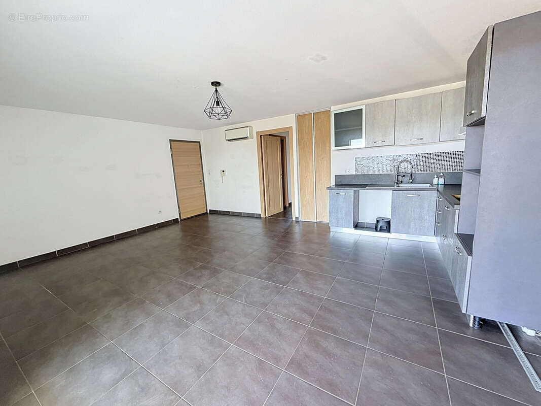 Appartement de type 3 accès centre ville à pieds - photo 3