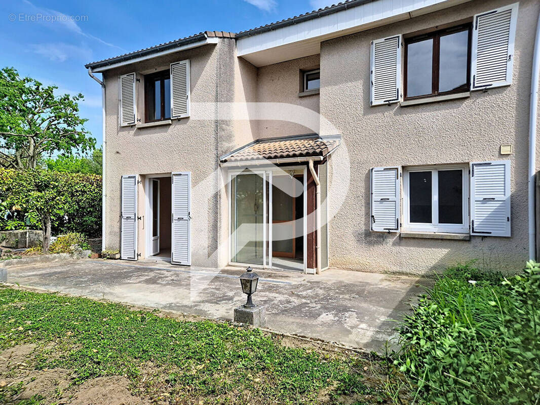 Maison à MONTELIMAR