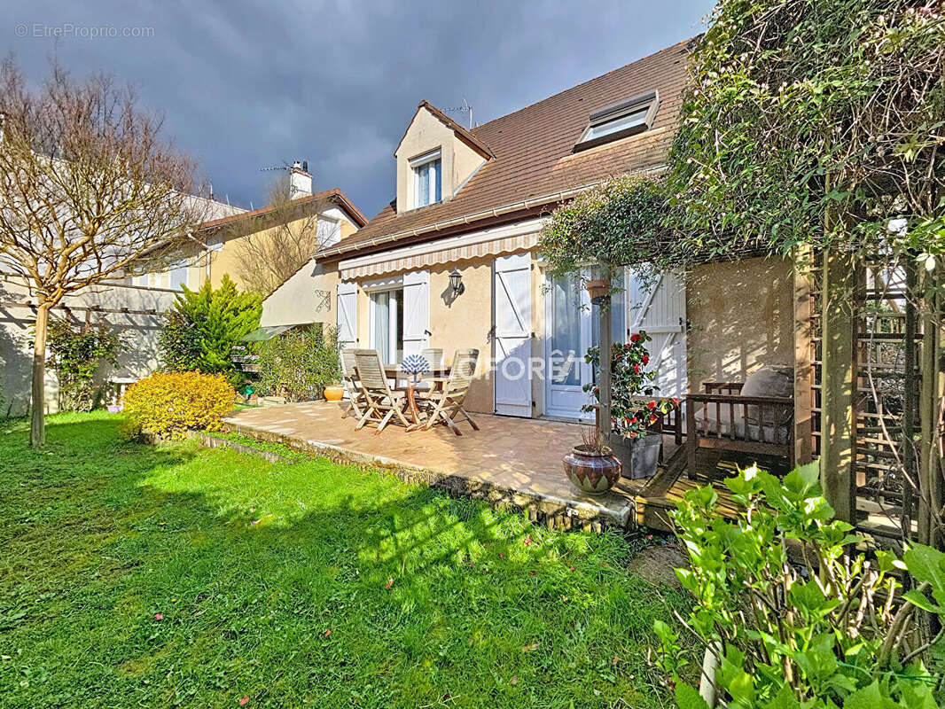 Maison à L'HAY-LES-ROSES