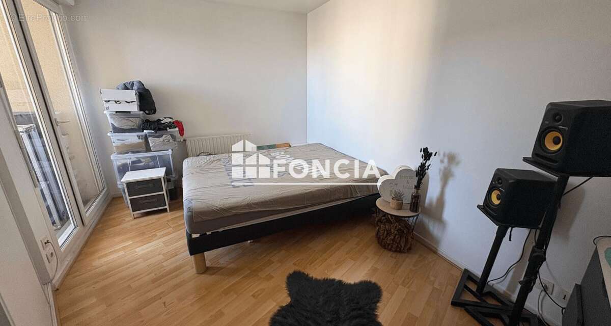 Appartement à FRESNES