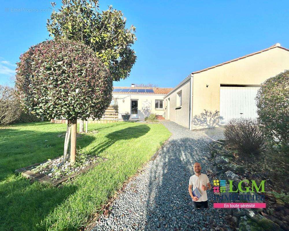 NESMY – Maison familiale lumineuse avec grand jardin et double garage - photo 2