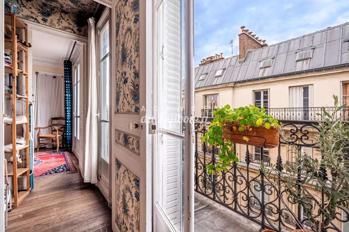 Appartement à PARIS-9E