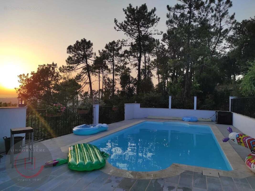 Maison à MANDELIEU-LA-NAPOULE