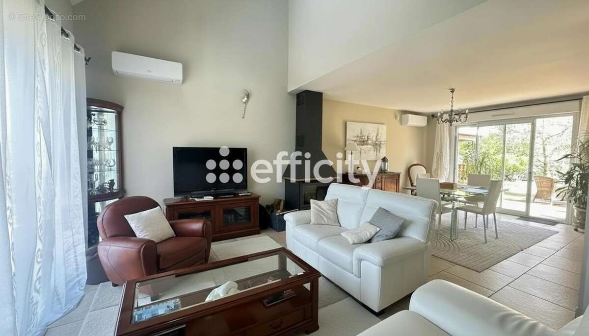 Maison à SAINT-CYR-SUR-LOIRE