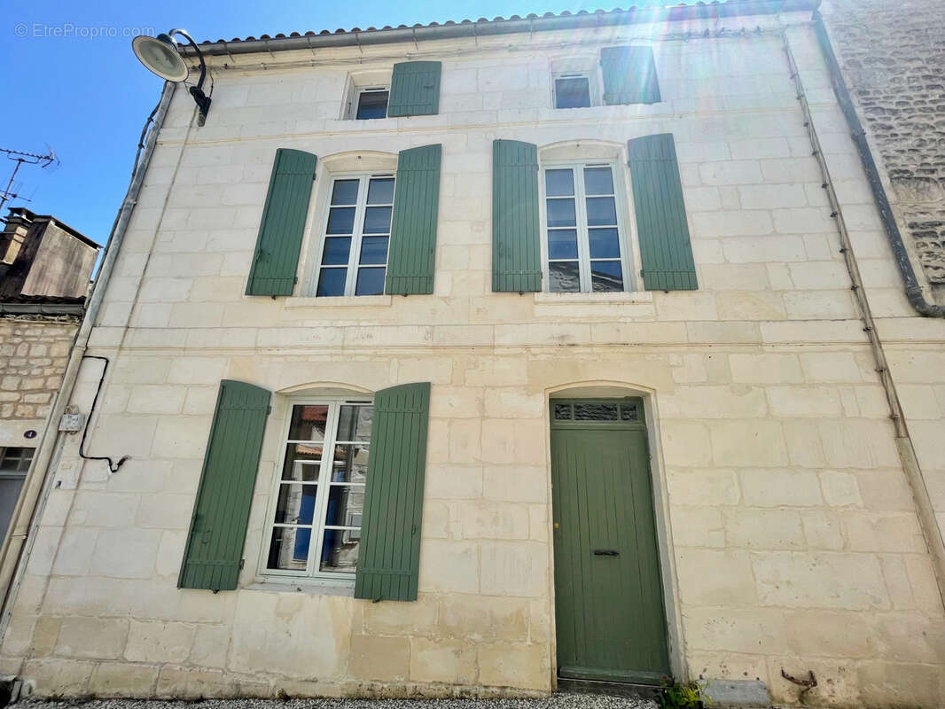 Maison à PORT-D'ENVAUX