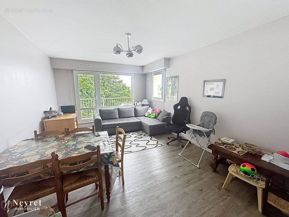 Appartement à SAINT-ETIENNE