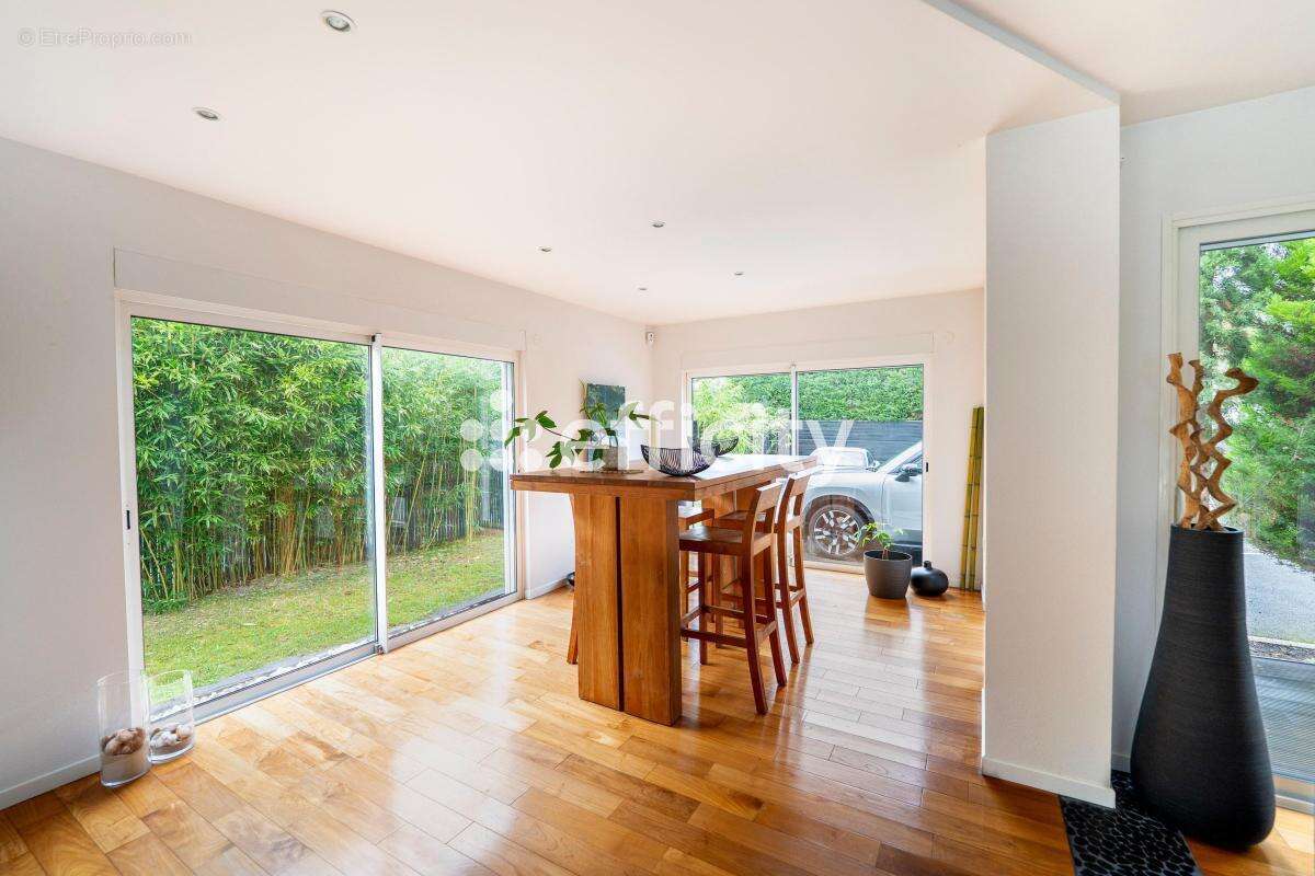 Maison 155 m² à Le Pian-Medoc  - photo 18