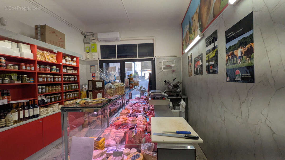 Commerce à SIGNES