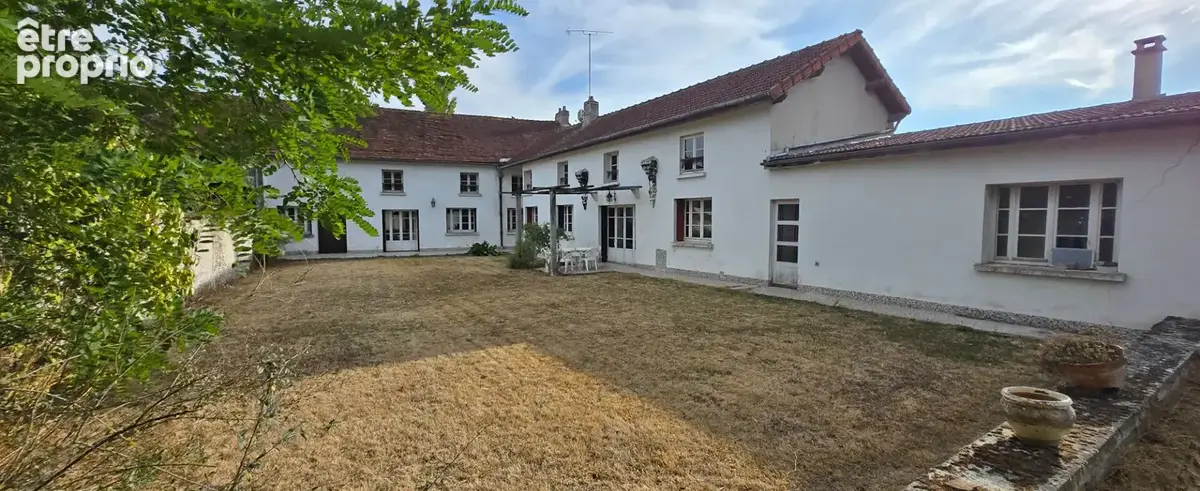 Maison à JOUY-LE-CHATEL