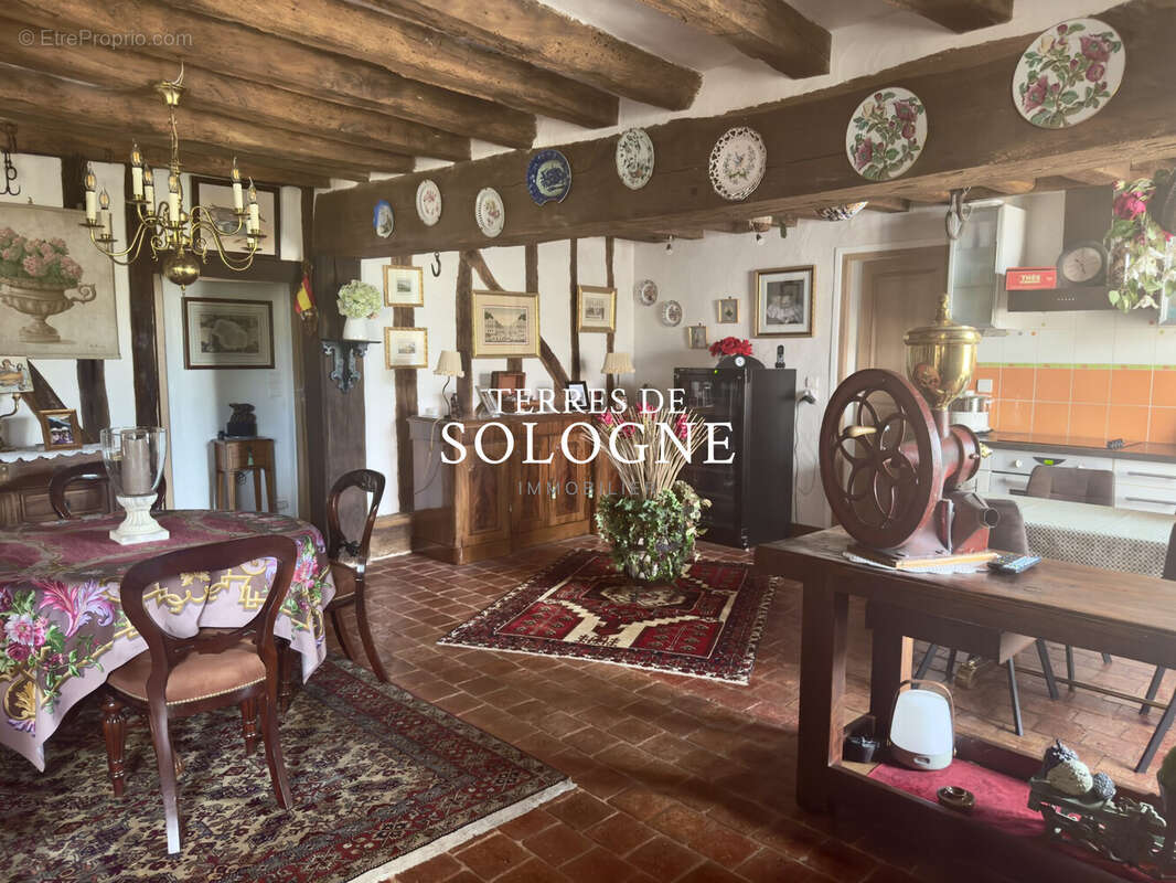 Maison à CHAUMONT-SUR-THARONNE