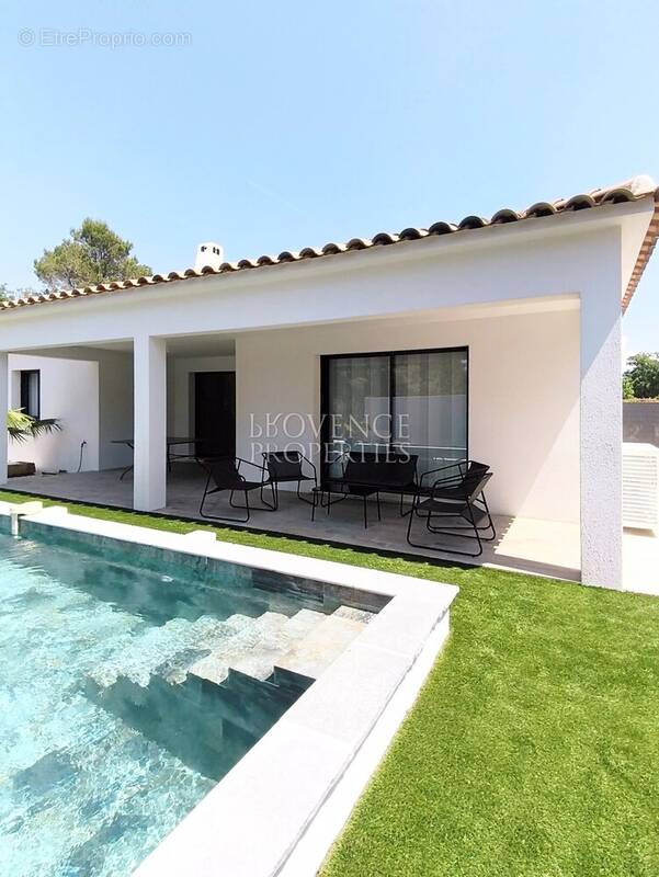 Maison 5 pièces 126 m² · à Forcalqueiret · 126,1 m² · 575 000 €
