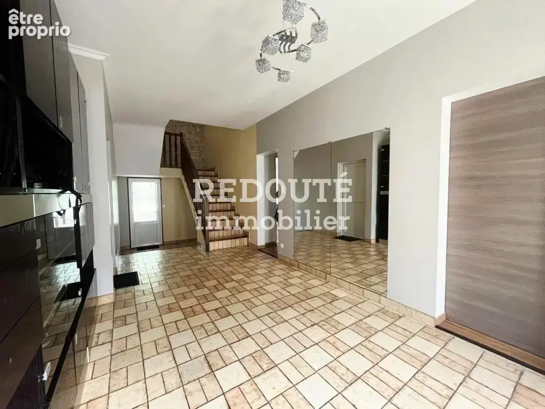 CHALONS-EN-CHAMPAGNE : Maison,  6 chambres, jardin, garage - photo 4