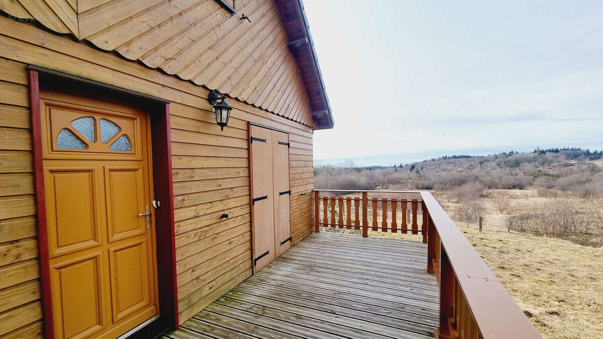 Maison à SAINT-GENES-CHAMPESPE