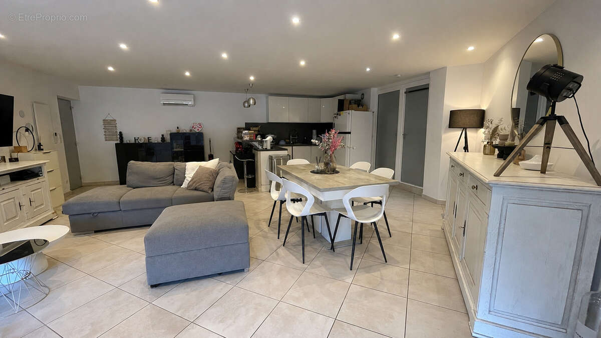Exceptionnel T2 de 73 m2 : les volumes d'un T3 ! - photo 2