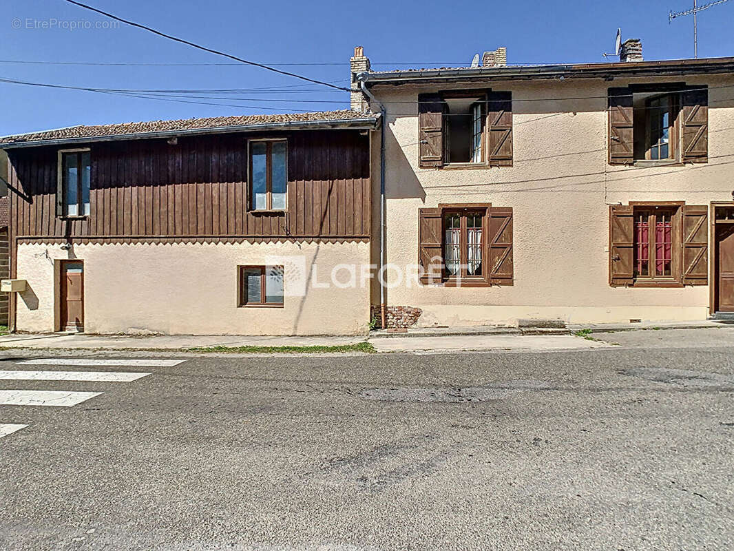 Maison à LES ISLETTES