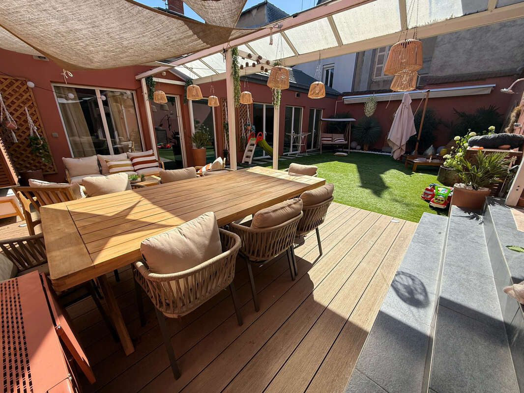 LOFT avec jardinet, et piscine intérieure - garage - photo 21