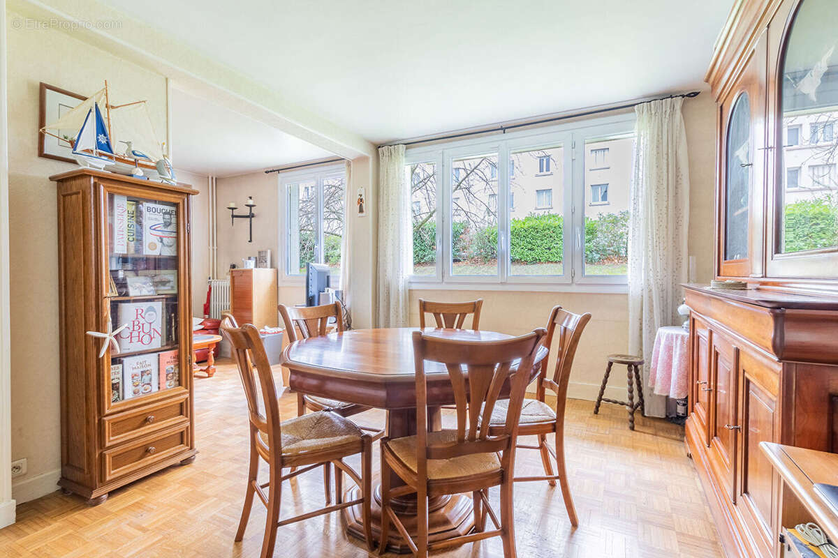 Appartement à BAGNEUX