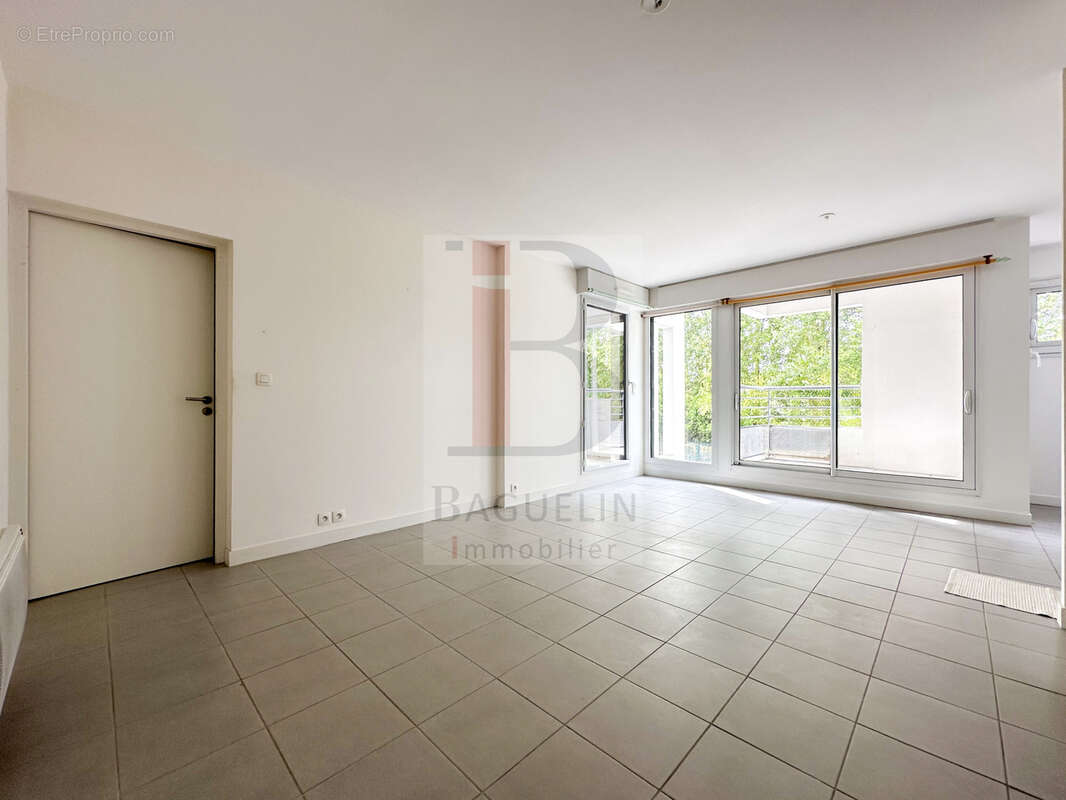 Appartement à FOURAS