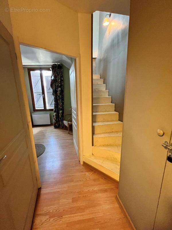 Maison à LES SALELLES