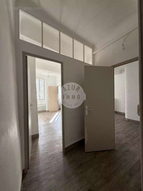 Appartement à ROQUEVAIRE