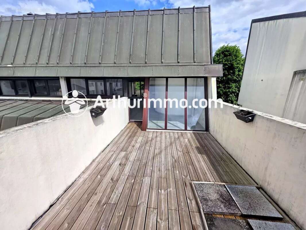 Appartement à SAVIGNY-LE-TEMPLE