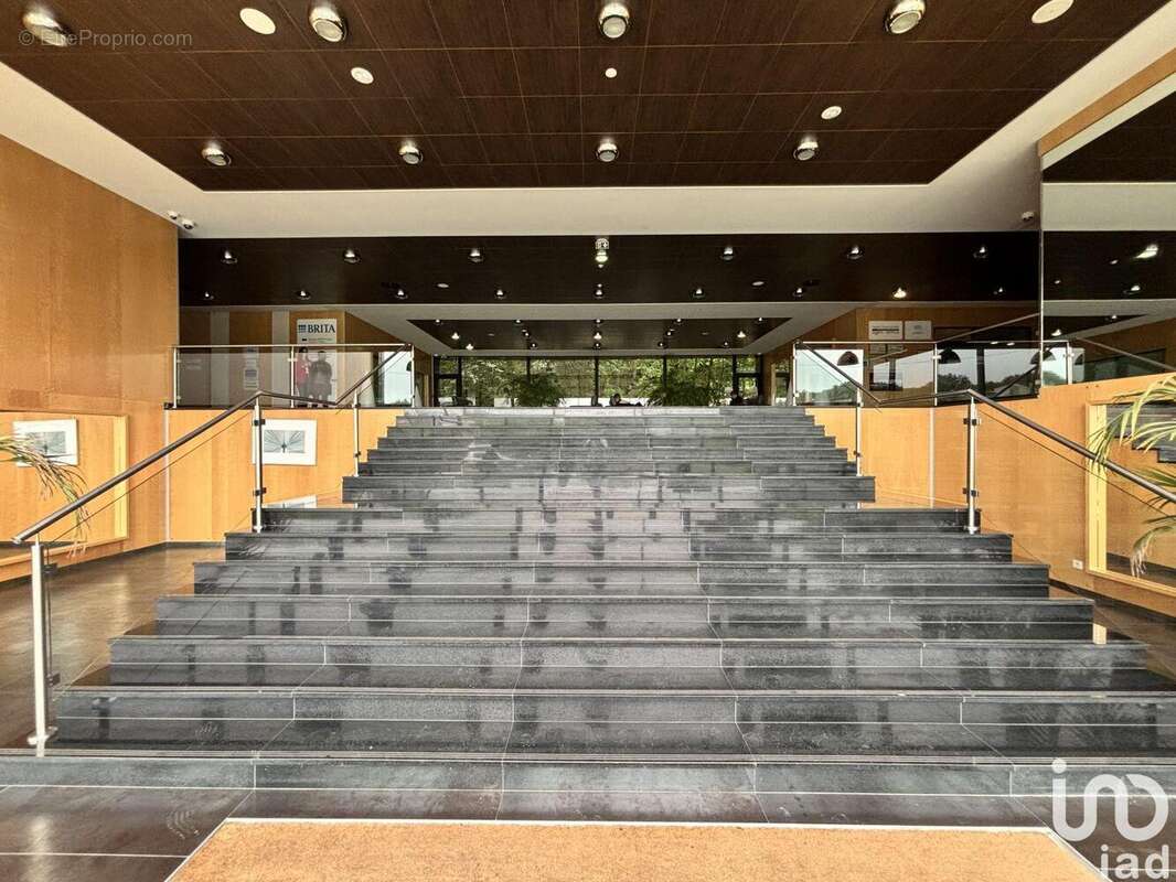 Photo 9 - Commerce à EVRY