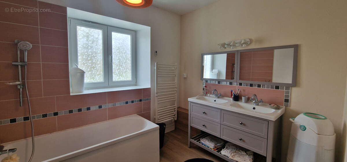 Maison à LA TOUR-DU-PIN