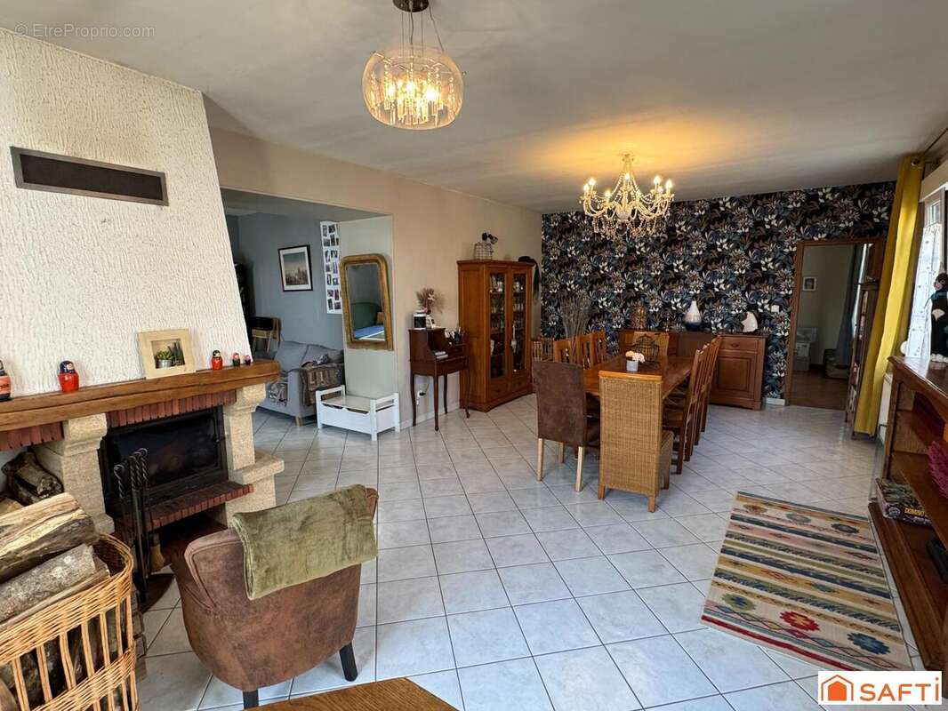 Photo 3 - Maison à ROMAGNE-SOUS-MONTFAUCON