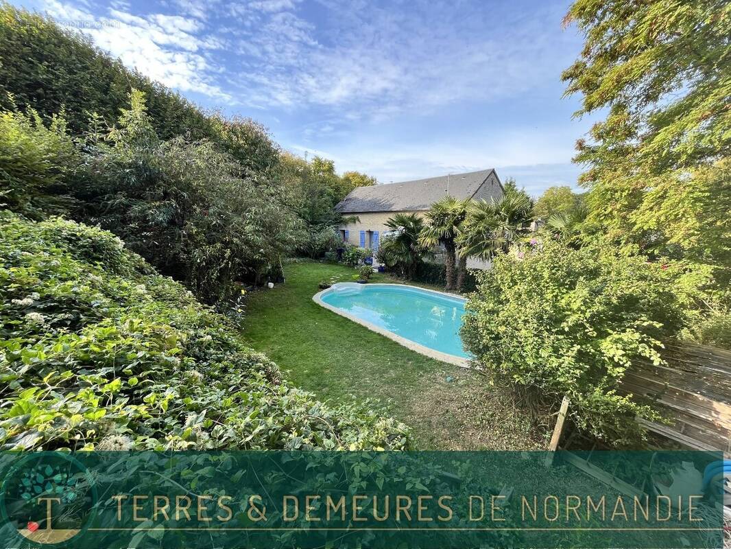 Maison à MEZIDON-CANON