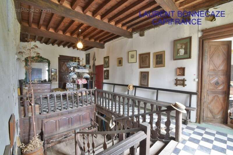 Maison ancienne à vendre de type T6 à LACHAPELLE (82) - photo 7