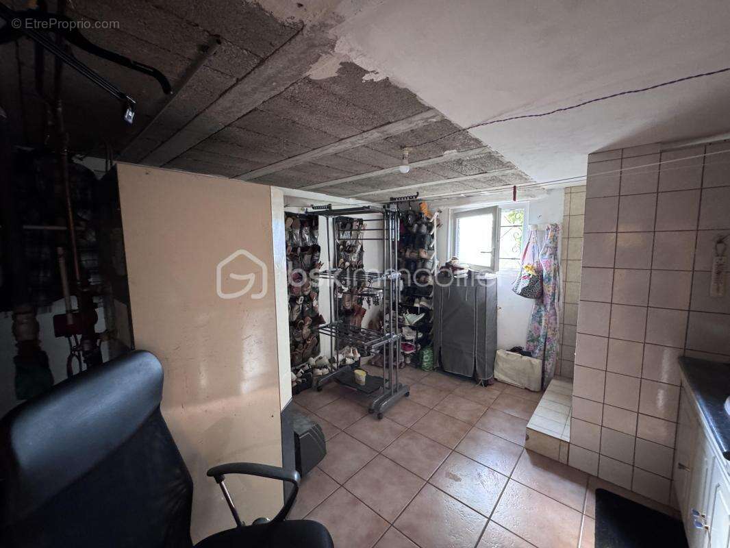 La maison où chacun a enfin sa place : 153 m², 5 chambres possibles, sous-sol total, 2 garages, 1 979 m² clos - photo 18