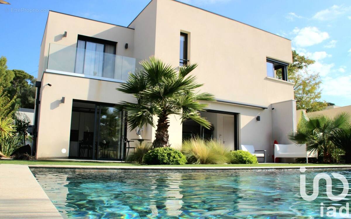 Photo 1 - Maison à MARSEILLE-9E