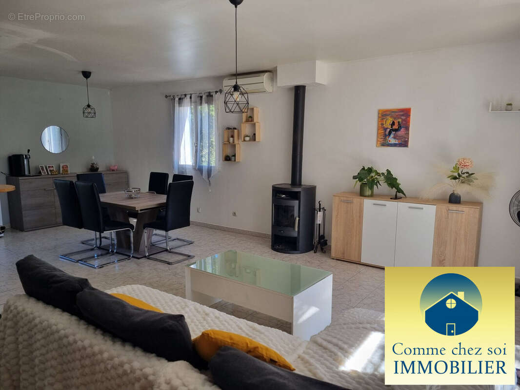 Séjour vue est - Maison à BRIGNOLES