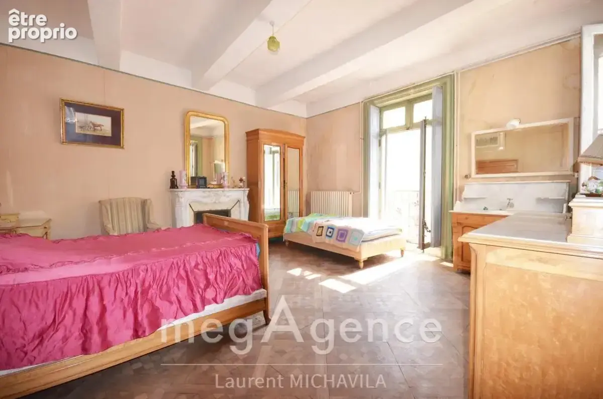 Maison de maître exceptionnelle de 300m2 avec jardin sur une parcelle de 536m2 à restaurer - photo 8
