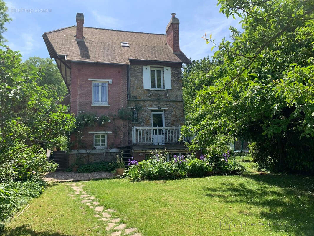 Maison à LA CELLE-SAINT-CLOUD