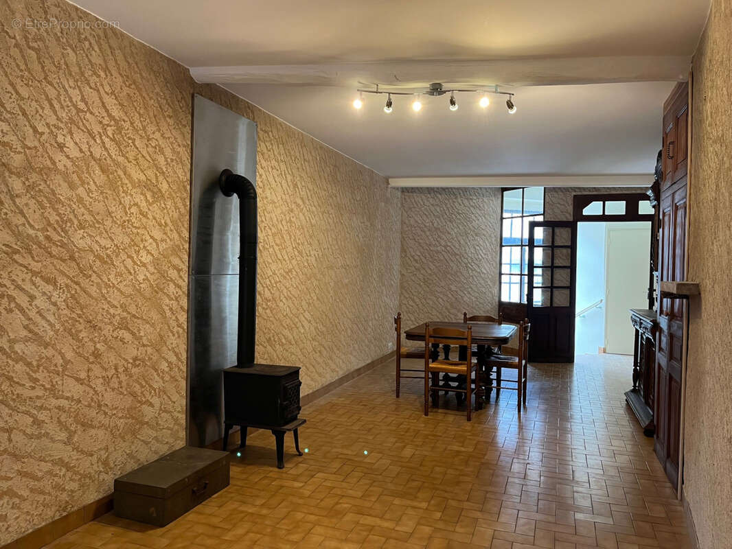 Maison à COUSSAC-BONNEVAL