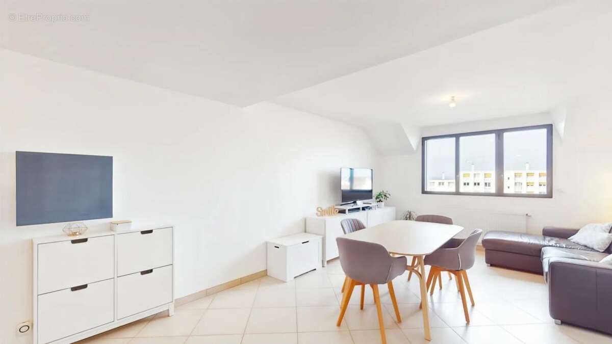 Appartement à SARTROUVILLE