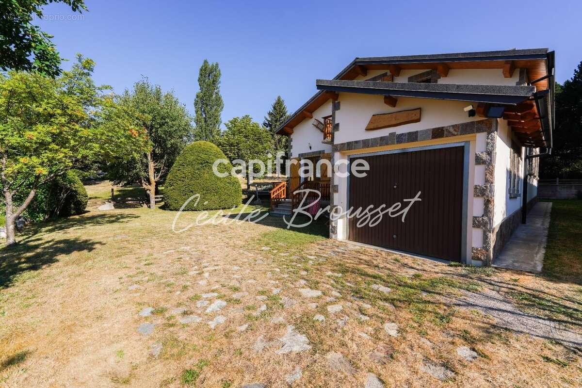 Maison d'exception 4 faces avec jardin arboré, source naturelle et vue panoramique sur les Pyrénées – Bolquère (66210) - photo 13