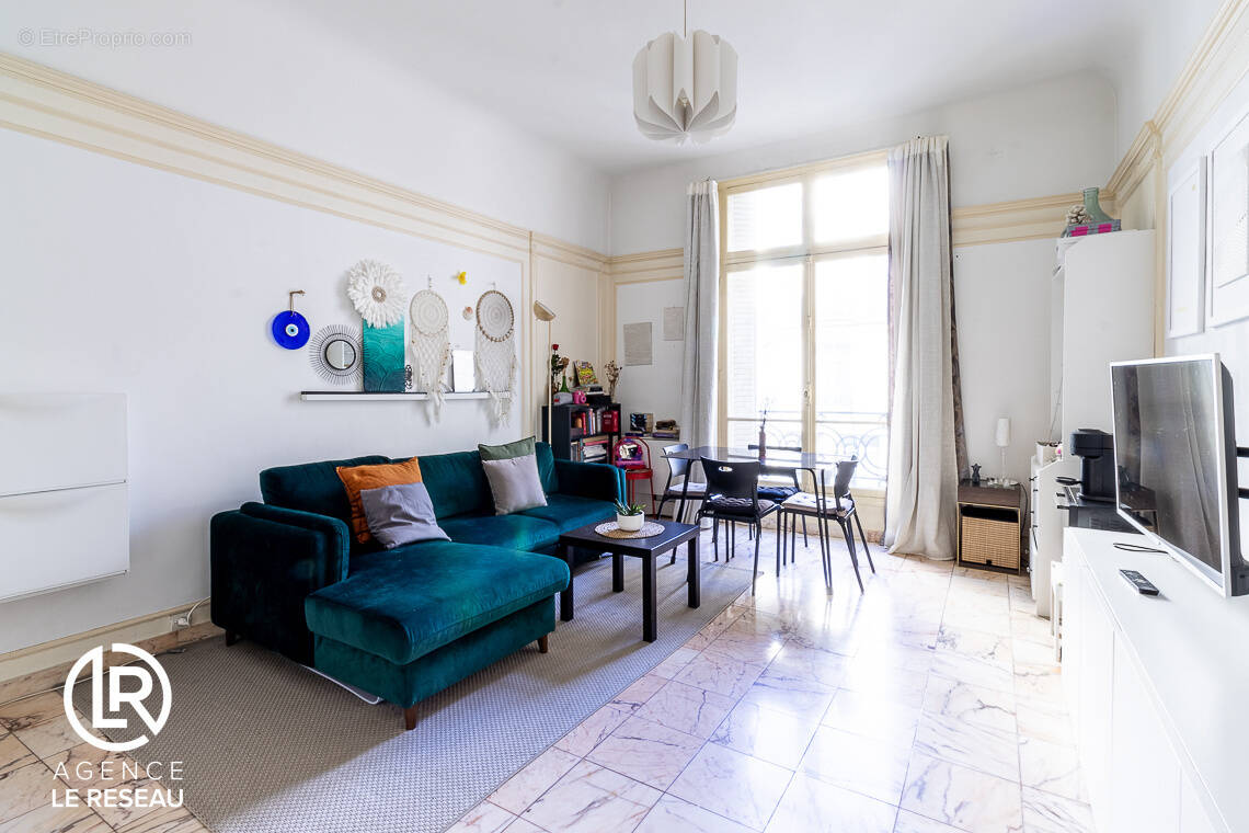 Appartement à PARIS-8E