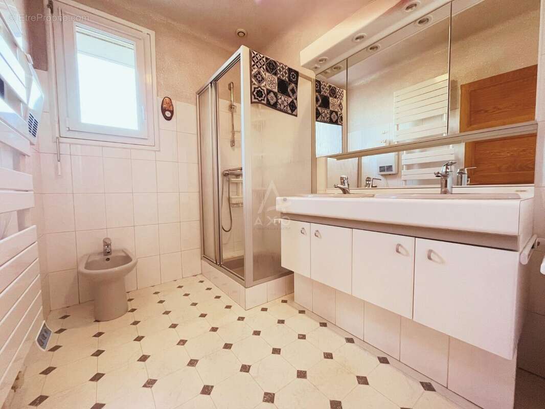 Maison à SAINT-REMY-SUR-DUROLLE