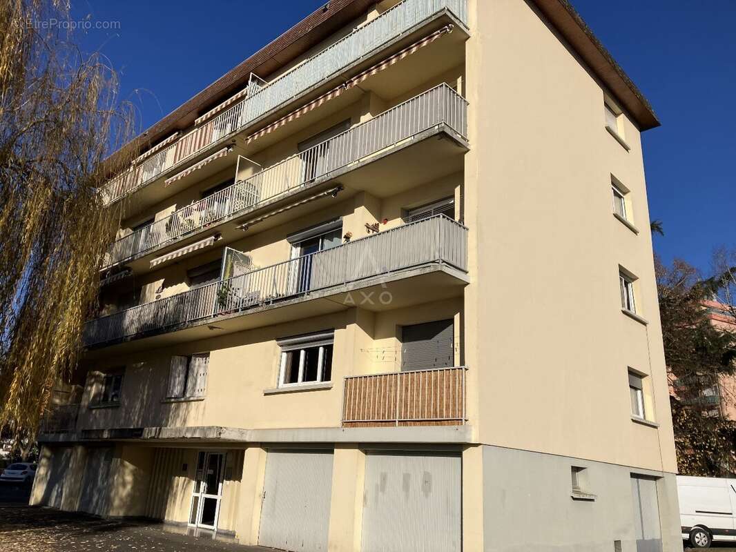 Appartement à BILLERE