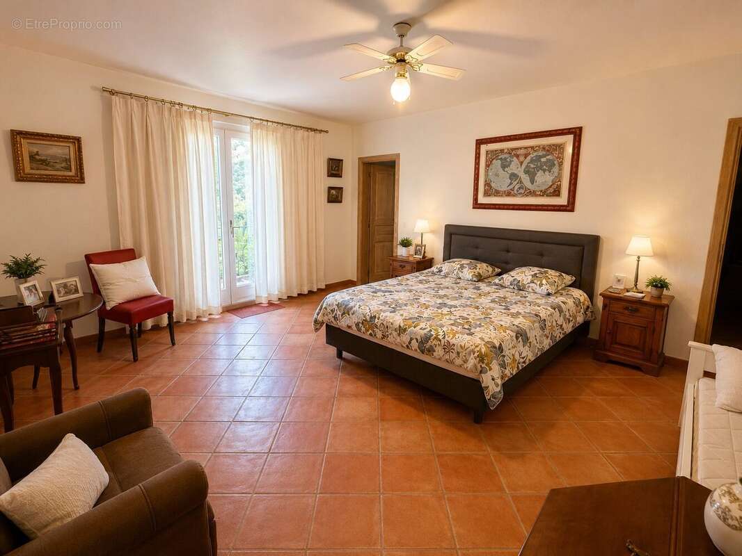 Maison 250 m² à Carcassonne  - photo 6