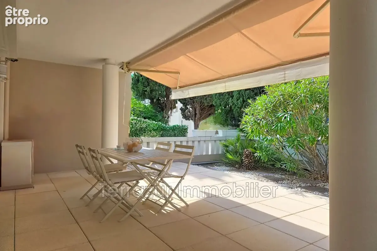 Appartement à VALLAURIS