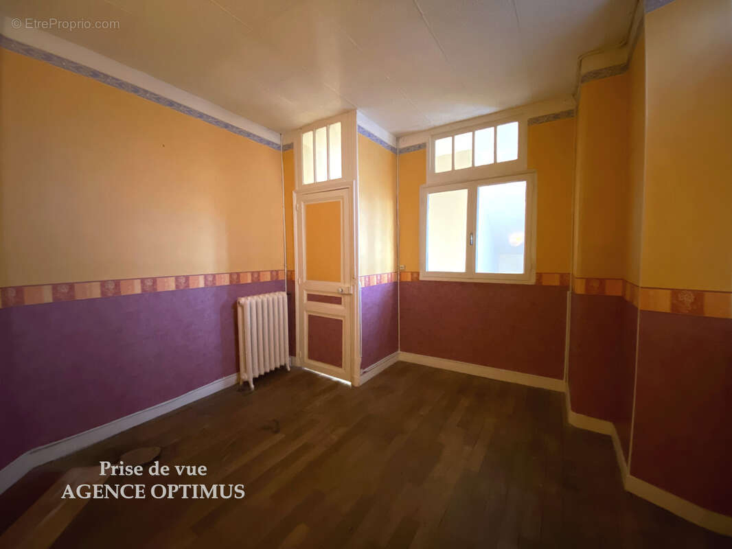 Maison à VILLENEUVE-LA-GUYARD