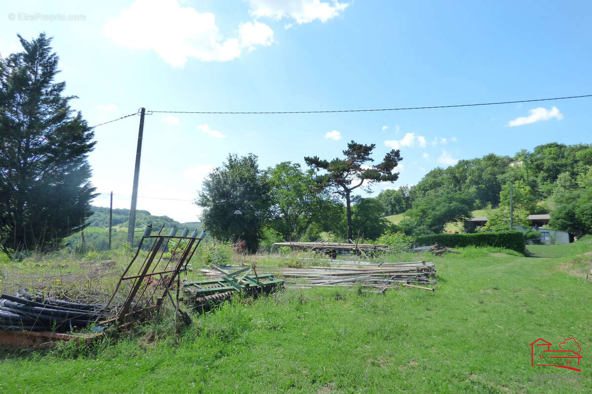 Terrain 1380 m² à Cauzac  - photo 8