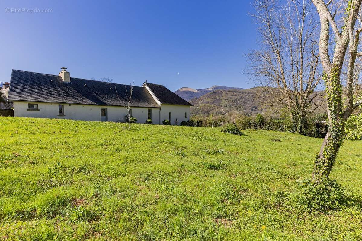 Maison à ESPECHE