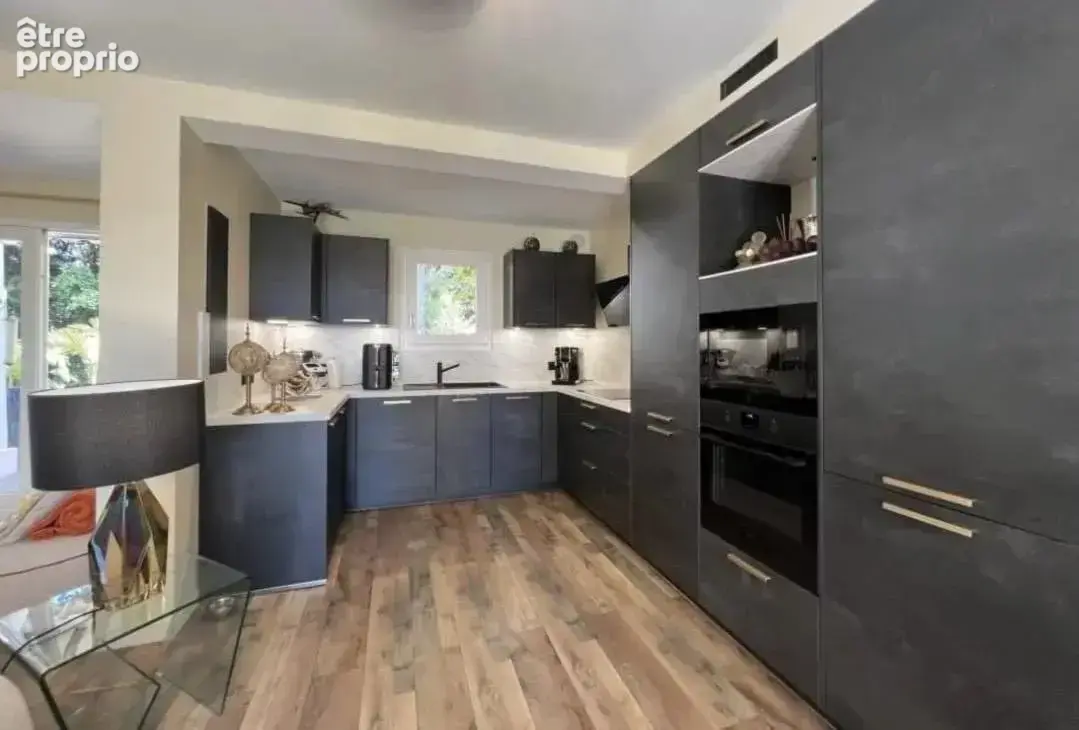 Maison rénovée avec jardin et piscine - photo 7