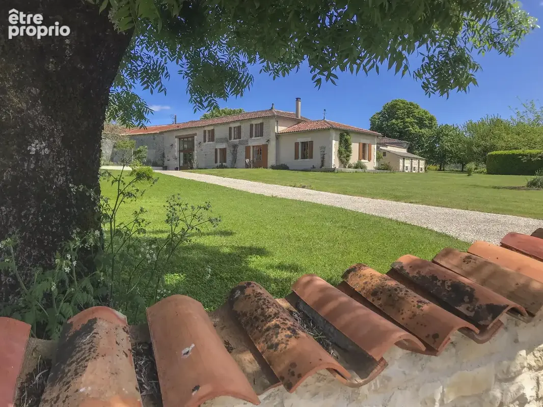 Jolie maison en pierre avec piscine au cœur du village - photo 23