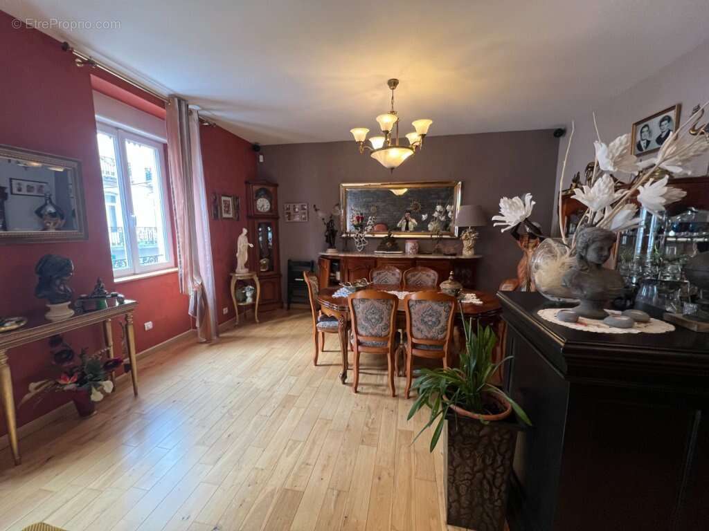 Appartement à MONTCEAU-LES-MINES